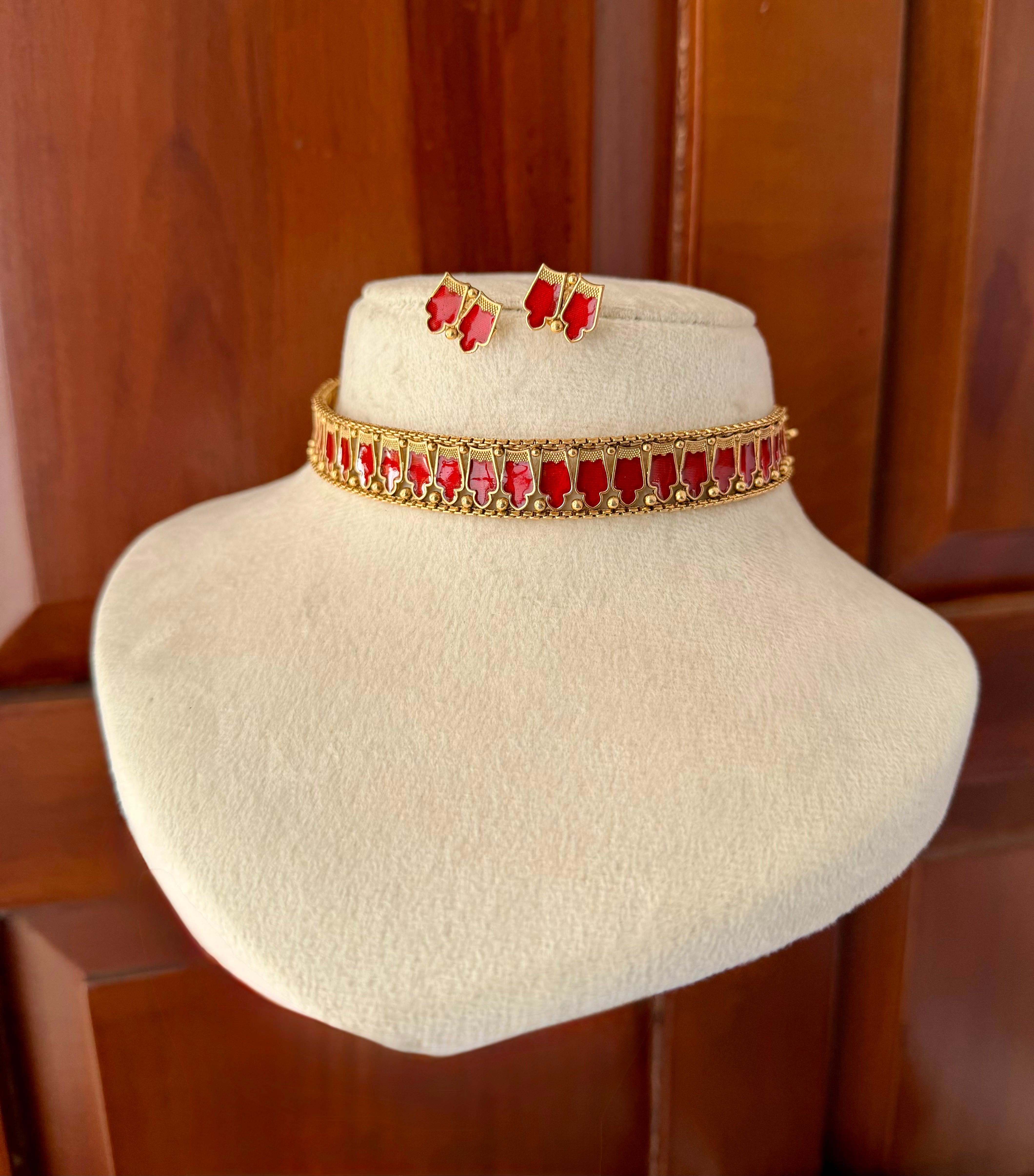 Red Naga Chocker