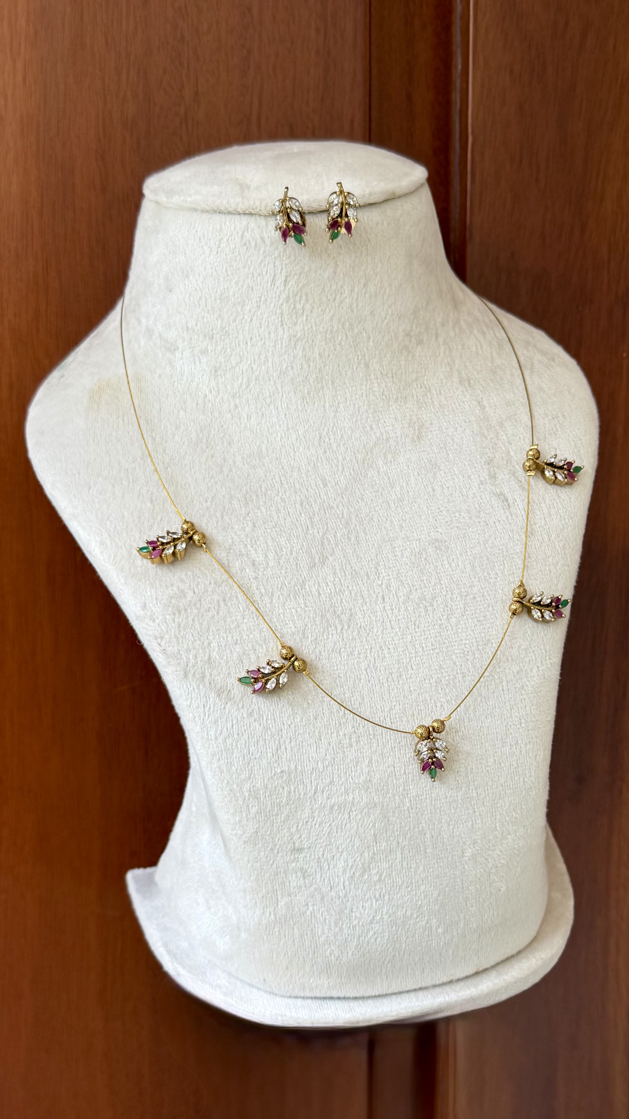 Invisible AD Leaf Necklace